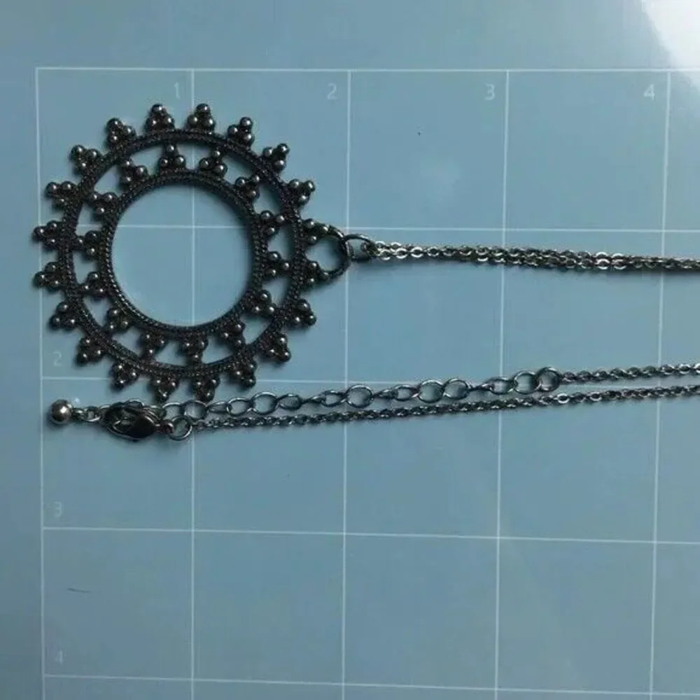 Sun Medallion Pendant Necklace 28in Silver Tone Cable Chain Spring Clasp